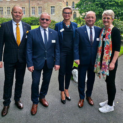 Bild vergrößern: von links nach rechts Janusz Cabak, Antoni Koszyk, Maria Olszowska, Marek Pławiak, Ulrike Mahltig