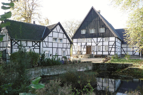 Holzwickede - Emscherquellhof - Rechte Kreis Unna