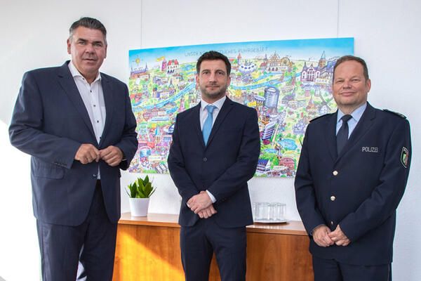 Behördenleiter Mario Löhr (l.), Polizeioberrat Stefan Heimbuch (M.) und Abteilungsleiter Polizei Torsten Juds.