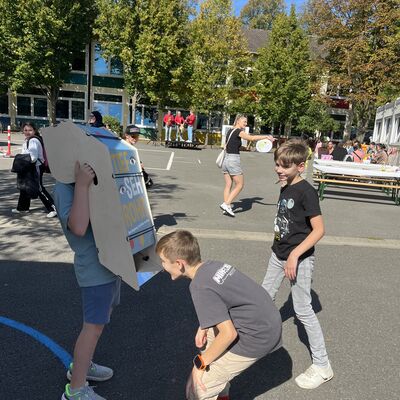 Bild vergrößern: 6 Bergkamen_Pfalzschulfest - Tiefseerohr