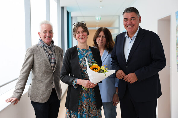 10-28 Begrüßung Schulleiterin Ridder Foto Max Rolke Kreis Unna