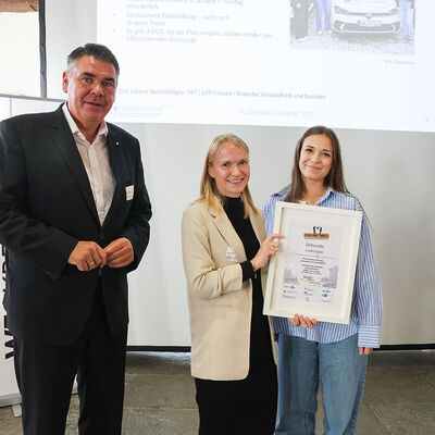 Bild vergr&ouml;&szlig;ern: Cariflex-Team