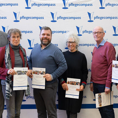 Bild vergr&ouml;&szlig;ern: Bild-(2)-Foto-Pflegecompass-
