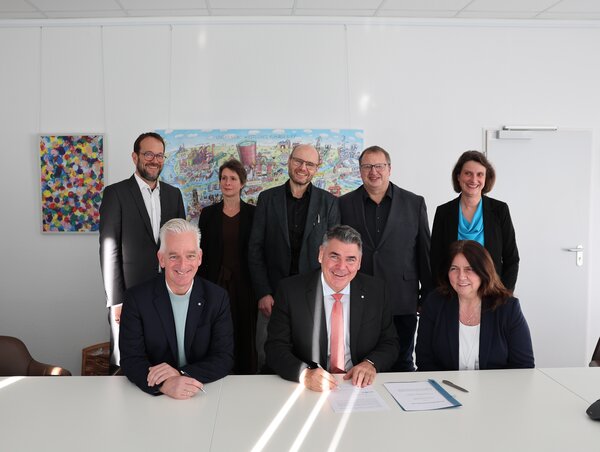 Unterzeichnung der Kooperationsvereinbarung zum Regionalen Bildungszentrum der Berufskollegs im Kreis Unna Foto Jana Röhrig