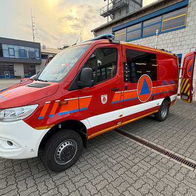 Bild vergr&ouml;&szlig;ern: 03-10-Foto-2-Zivilschutzfahrzeug--Foto-Max-Rolke---Kreis-Unna