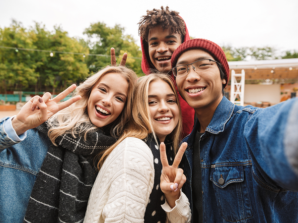 Jugendliche-AdobeStock_271631082