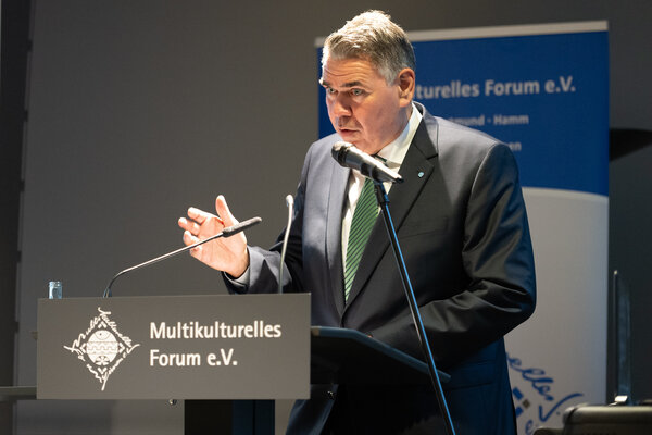 Landrat Löhr 40 Jahre Multikultiforum