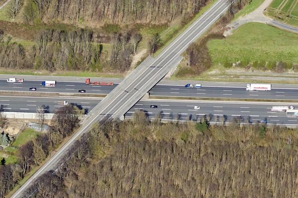 Die Brücke ist erneuert worden