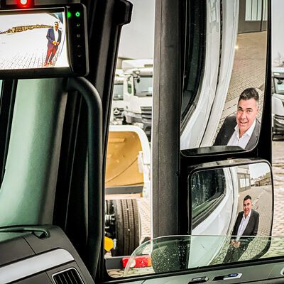Bild vergrößern: Wasserstoff-LKW Landrat Löhr