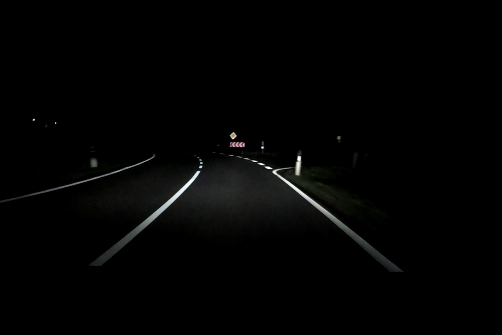 Bild vergrößern: Die Nachtverkehrsschau in Fröndenberg ergab, dass das Straßennetz bei Dunkelheit sicher benutzt werden kann.