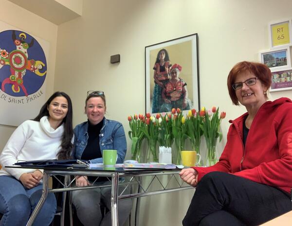 Von links -  Gamze Coban – Fallmanagement KIM Schwerte, Katja Arens– Koordination KIM Südkreis, Gleichstellungsbeauftragen der Stadt Schwerte Birgit Wippermann