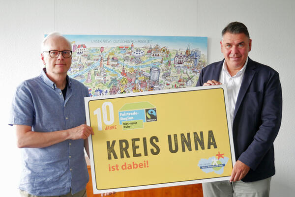 Schild Faire Metropole Ruhr mit Matthias Tresp und LR Mario Löhr 06 07 2023
