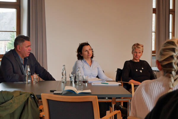 08-09 Elterngespräch Kita-Beiträge Foto Leonie Joost Kreis Unna (7)