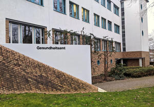 Bild vergr&ouml;&szlig;ern: Das Gebäude des Gesundheitsamts des Kreises Unna in Unna an der Platanenallee.