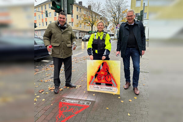 11-13 LR Sprühaktion 2_r Foto Kreis Unna