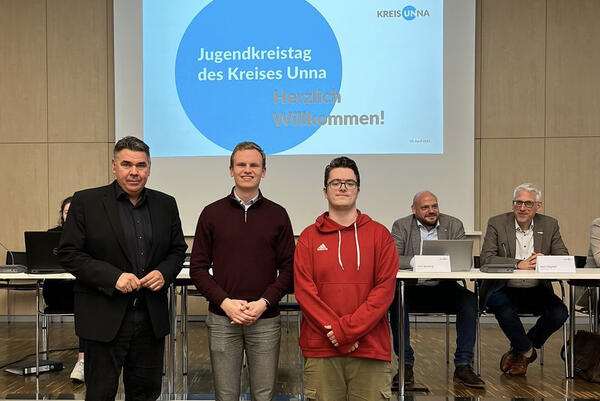 Landrat Mario Löhr, Erik Seepe und Pascal Harms Foto Kreis Unna