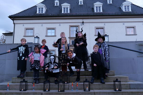 Bild vergrößern: Gruppenbild Halloween