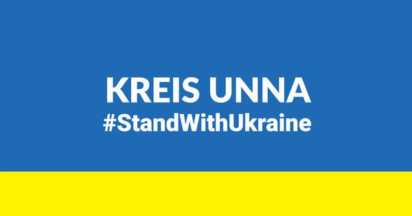 Bild vergrößern: Ukraineflagge mit den Worten Stand with Ukraine